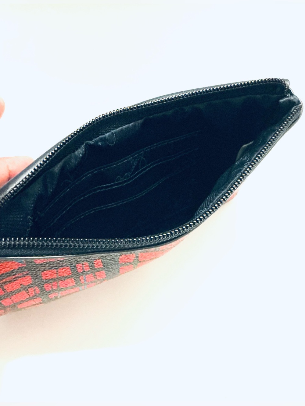 VERA BRADLEY, Vintage Wristlet Clutch in Red Plaid with Navy Trim, NWOT - Picture 7 of 10